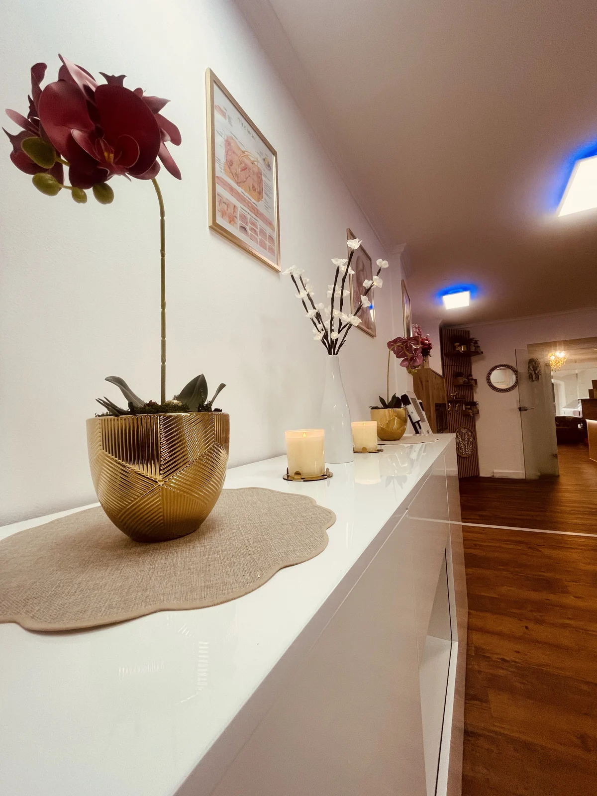 Blumen und Dekoration im Tolin Beauty Studio